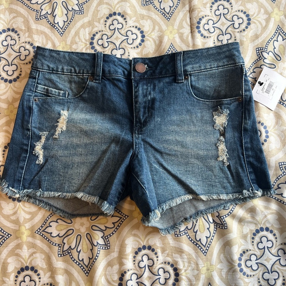 O’Neil cut off shorts size 28 NWT